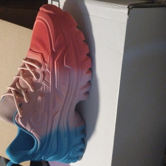 Dream Pairs Rainbow Pink & Blue Gradient Sneakers Unisex Size 10 W/ 8.5 M NWT - Picture 2 of 6